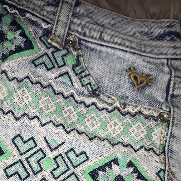 Clothes - Picture 6 of 8